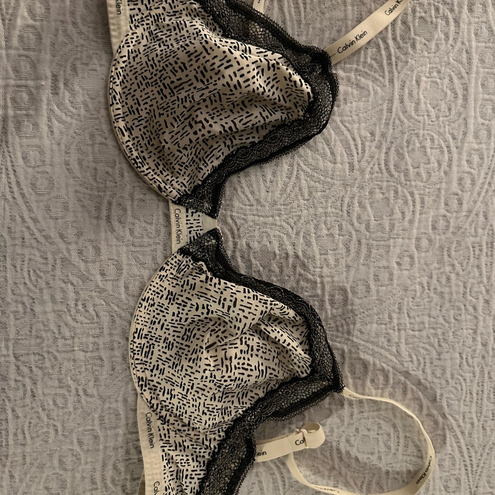 Calvin Klein Patterned Black and Cream Bra
